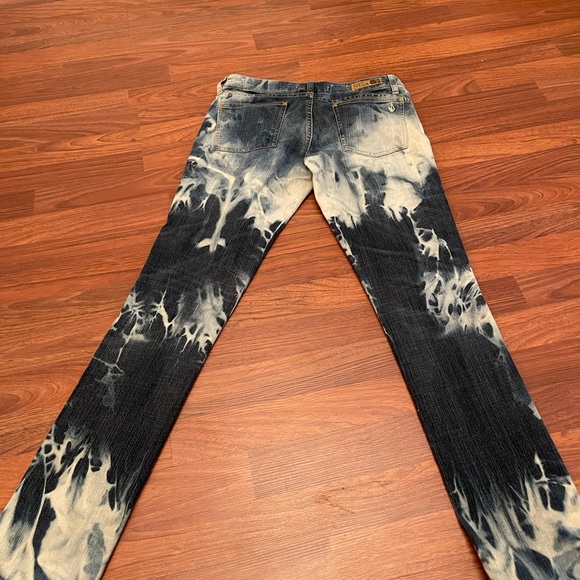 Preowned Volcom jeans - Picture 2 of 3